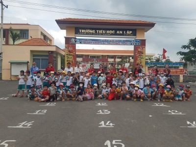 TRẺ LỚP LÁ THAM QUAN TRƯỜNG TIỂU HỌC AN LẬP