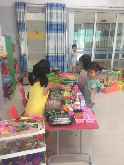 Hoạt Động Vui Chơi Của Cá Bé Lớp Chồi