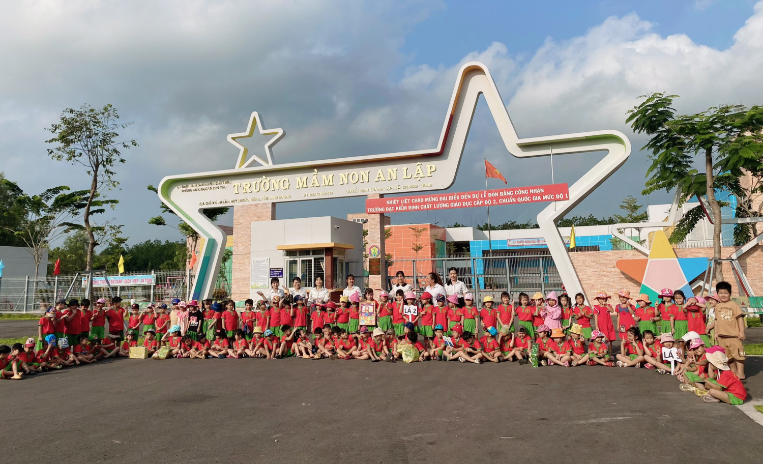 Trường Mầm non An Lập tổ chức cho trẻ em lớp lá 5 tuổi tham quan Trường Tiểu học An Lập năm học 2023-2024
